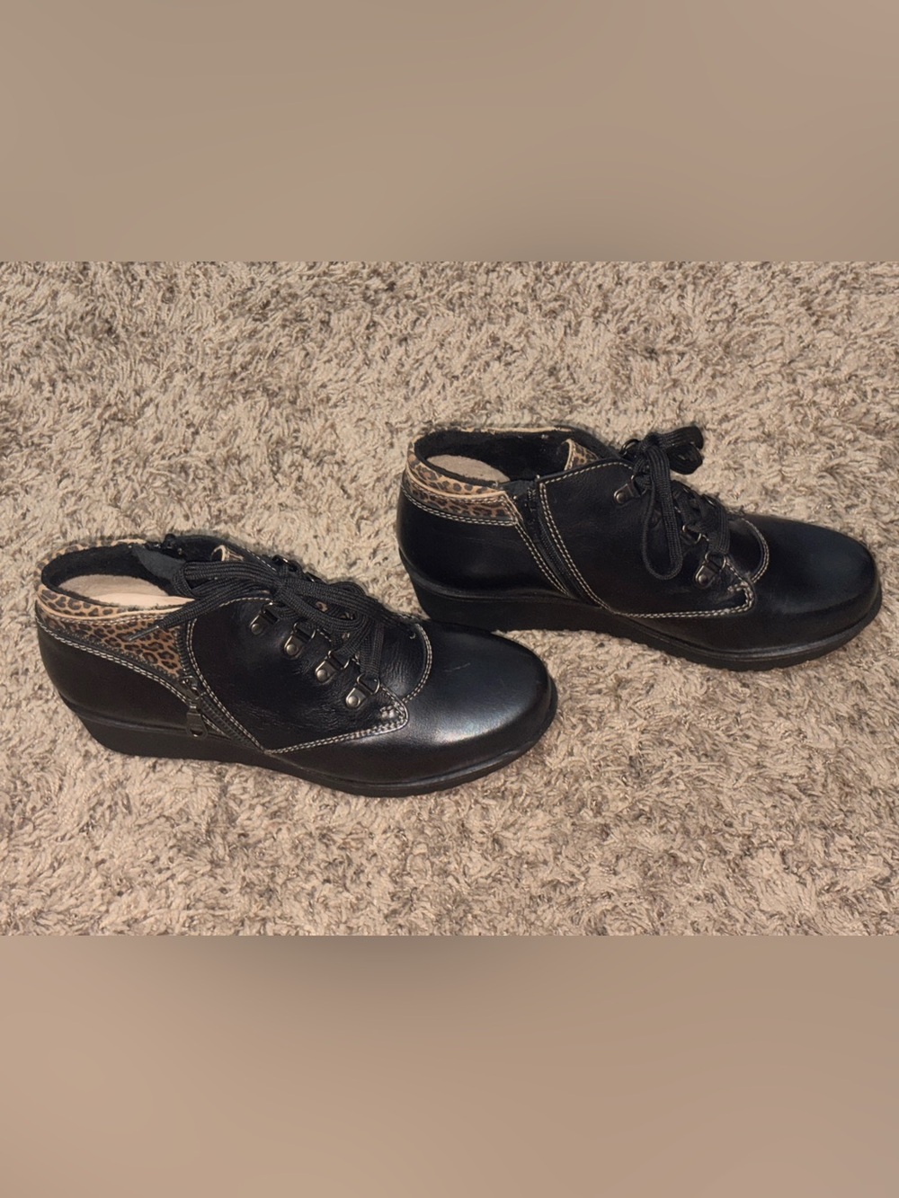Dromedaris black size 9 wedge boots with leopard trim side zipper